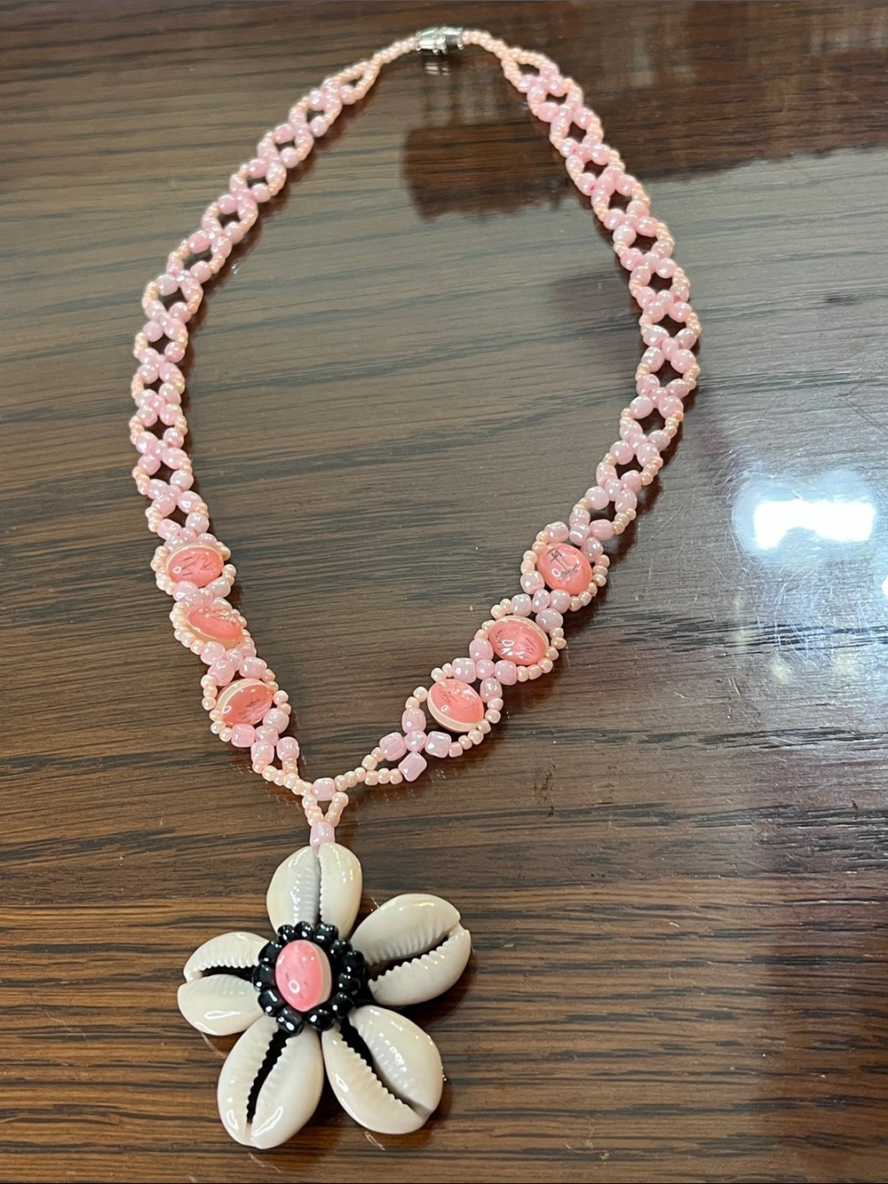 10/$10 Handcrafted Pink Shell Flower Pendant Necklace